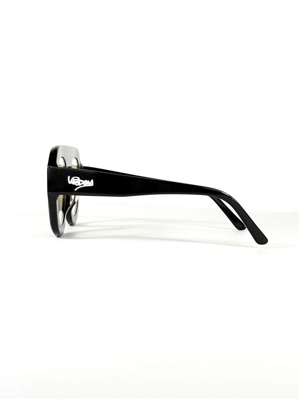 N/A stylish black